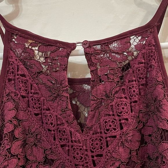 Skies Are Blue Lia Cold Shoulder Lace Blouse - Picture 5 of 16